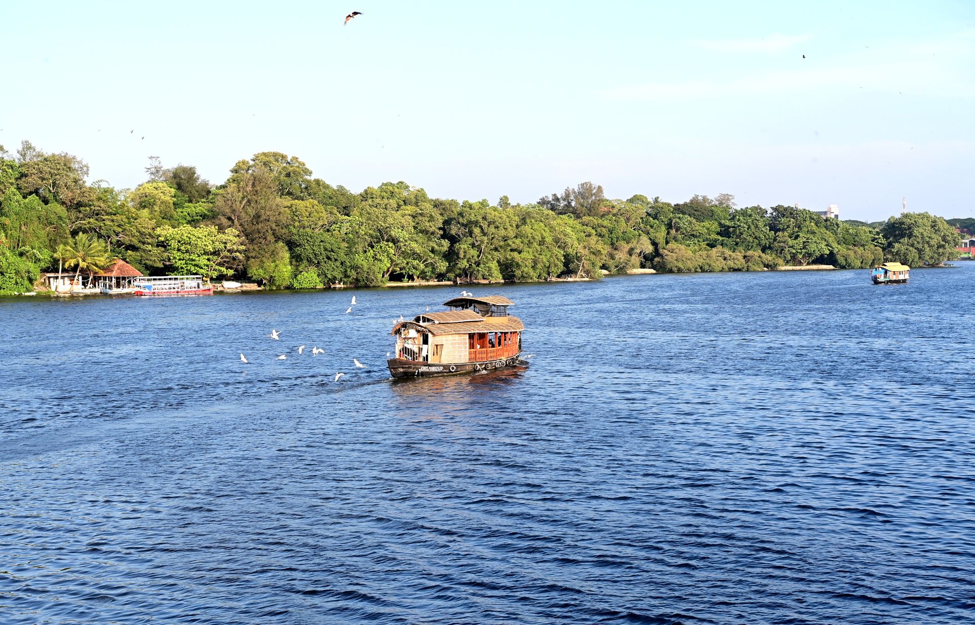 അഷ്ടമുടിക്കായൽ 