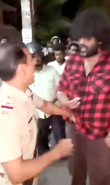 യുട്യൂബർ അശ്വന്ത്‌ കോക്കിനെ പൊലീസ്‌ കസ്റ്റഡിയിലെടുത്തപ്പോൾ