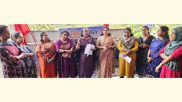 ആറ്റിങ്ങലിൽ ജില്ലാപഞ്ചായത്ത് പ്രസിഡന്റ് വി പ്രിയദർശിനി ഉദ്ഘാടനം ചെയ്യുന്നു