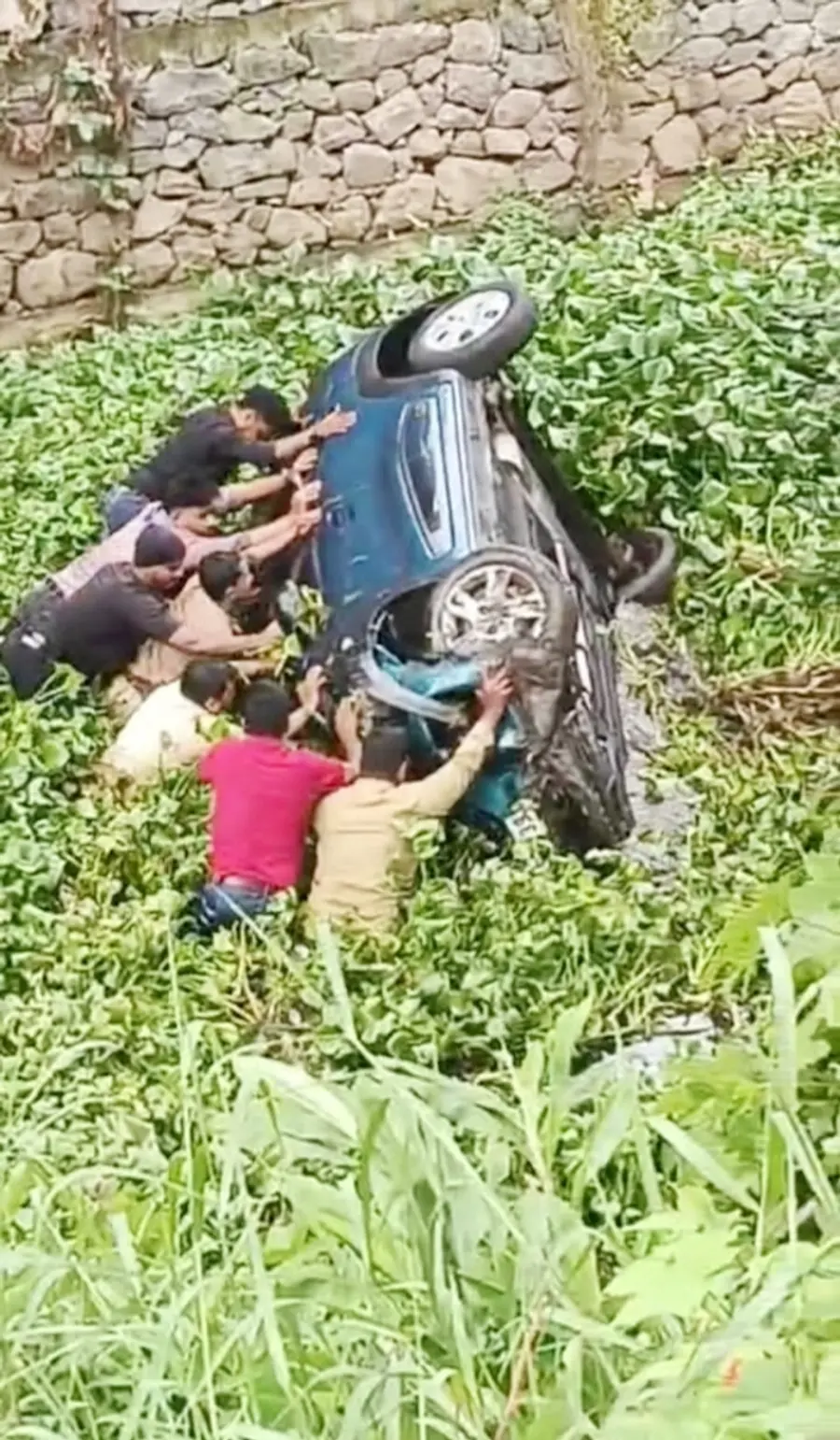 A car sinking in the Connolly Canal... A grandmother and two grandchildren face death for a moment