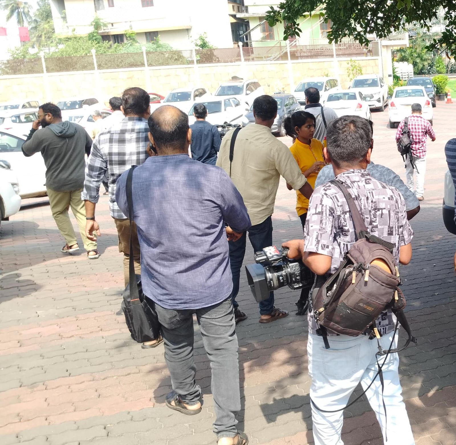 beea2e6a-6bcf-4c46-88a8-ee9531c4d4e0.j