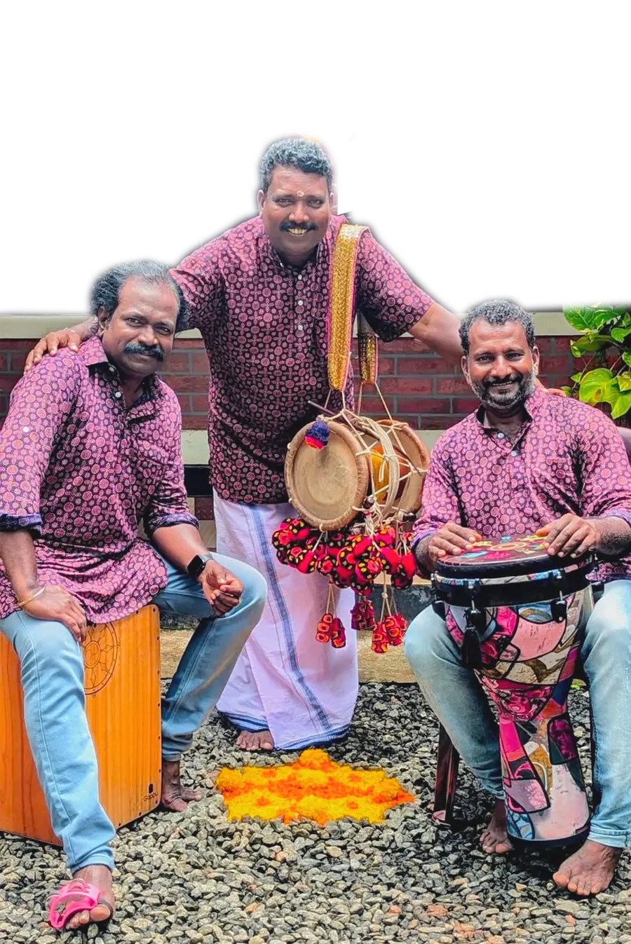 ബീറ്റ്‌സ്‌ ഓഫ്‌ ഇടയ്-ക്ക സംഘത്തിലെ ബാലമുരളി, മണികണ്ഠൻ, അനിൽ എന്നിവർ