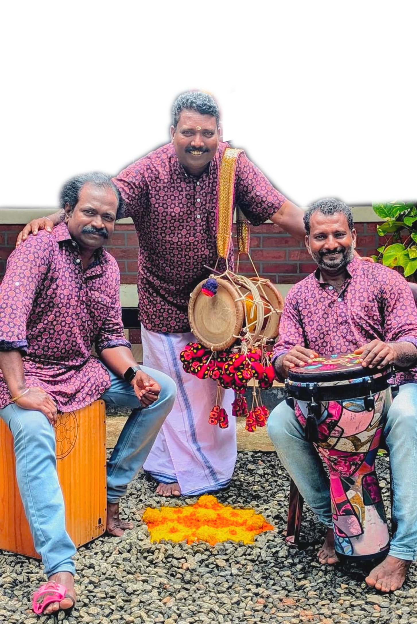 ബീറ്റ്‌സ്‌ ഓഫ്‌ ഇടയ്-ക്ക സംഘത്തിലെ ബാലമുരളി, മണികണ്ഠൻ, അനിൽ എന്നിവർ
