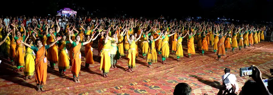 ശ്രീനാരായണഗുരുവിന്റെ സമാധിദിനത്തിൽ ദൈവദശകം കൂട്ടായ്മയുടെ നേതൃത്വത്തിൽ ശിവപ്രസാദ പഞ്ചകം ഭരതനാട്യരൂപത്തിൽ അവതരിപ്പിക്കുന്നു 