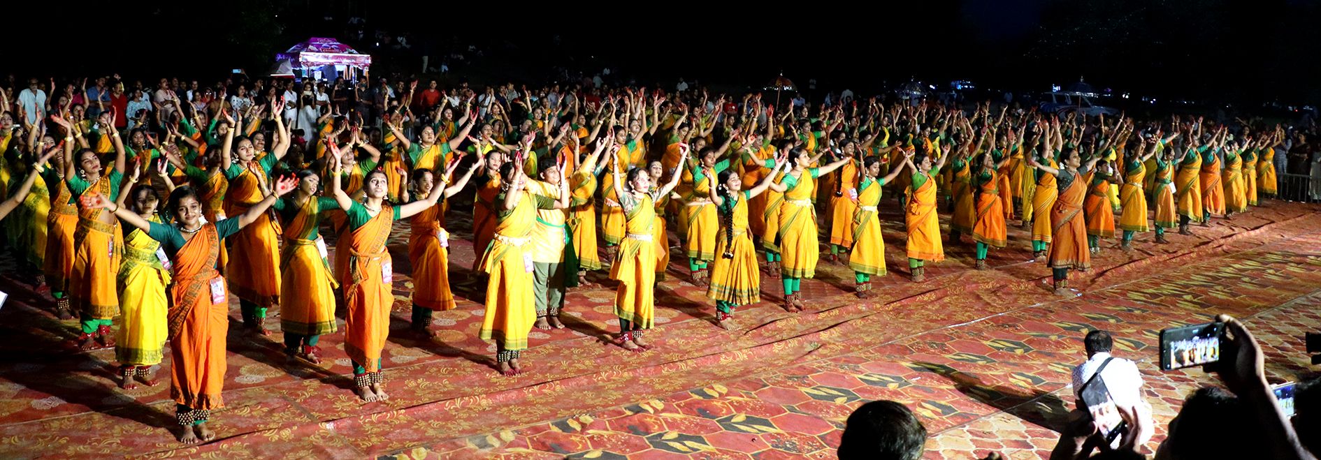 ശ്രീനാരായണഗുരുവിന്റെ സമാധിദിനത്തിൽ ദൈവദശകം കൂട്ടായ്മയുടെ നേതൃത്വത്തിൽ ശി​വ​പ്ര​സാ​ദ​ ​പ​ഞ്ച​കം ഭ​ര​ത​നാ​ട്യ​രൂപത്തിൽ അവതരിപ്പിക്കുന്നു ​