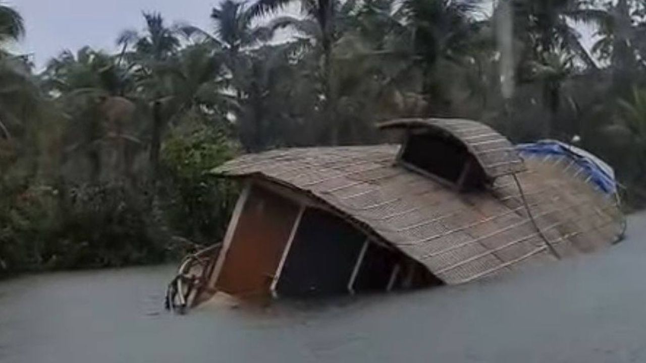 boat capsize manroe