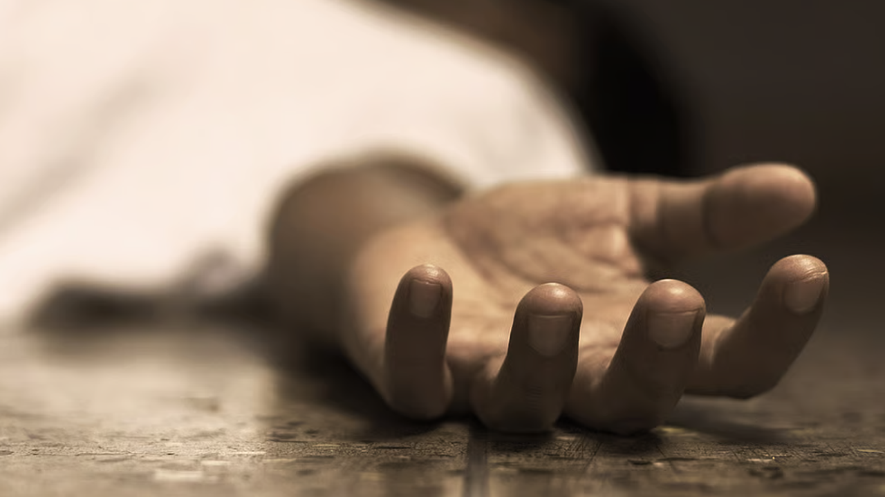 Dead body