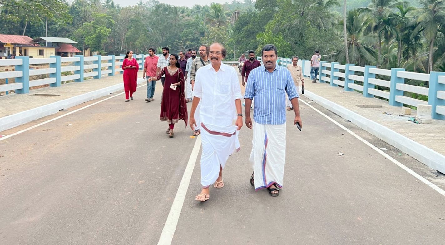 മൂഴിക്കൽ ലോക്ക് കം ബ്രിഡ്ജ്  കെ പി കുഞ്ഞമ്മദ് കുട്ടി എംഎല്‍എയുടെ നേതൃത്വത്തിൽ സന്ദർശിക്കുന്നു