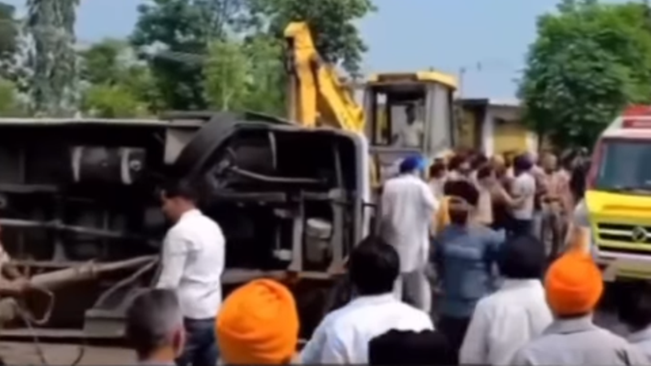 punjab bus accident.png