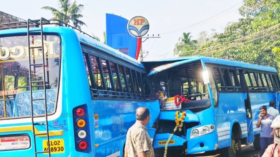 ഓടനാവട്ടം ചുങ്കത്തറക്ക് സമീപം സ്വകാര്യ ബസ്സുകൾ കൂട്ടിയിടിച്ചുണ്ടായ അപകടം 