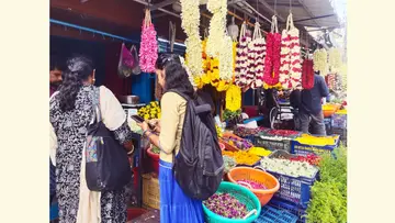 ചാല മാർക്കറ്റിലെ പൂവിപണി