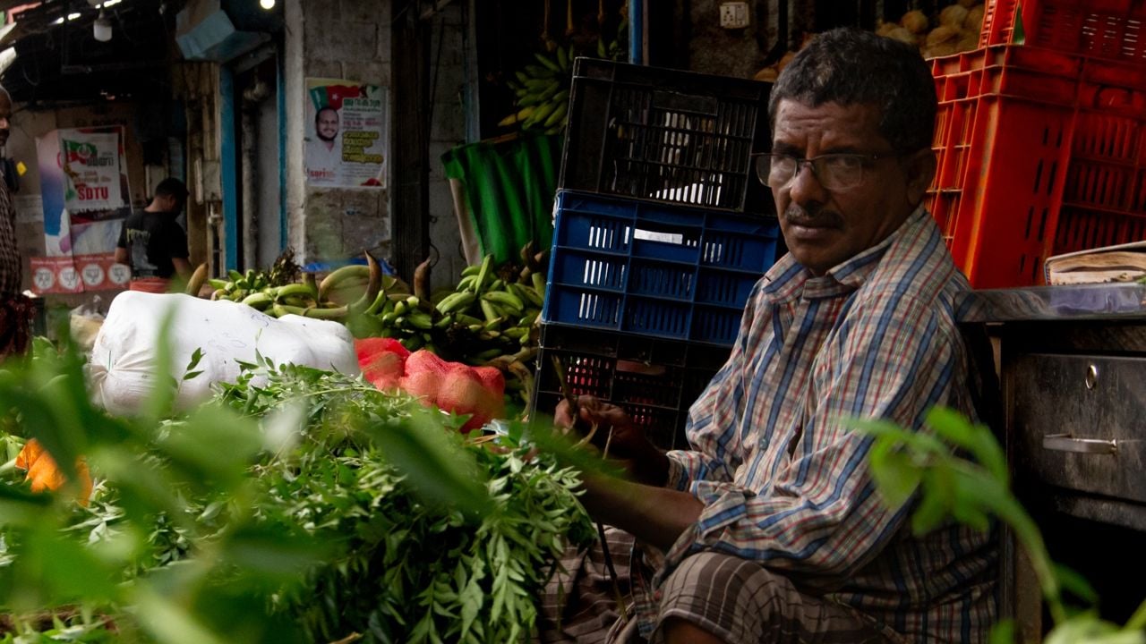 കഥ പറയുന്ന ചാലകമ്പോളത്തിന്റെ മുഖങ്ങൾക്ക് പിന്നിൽ