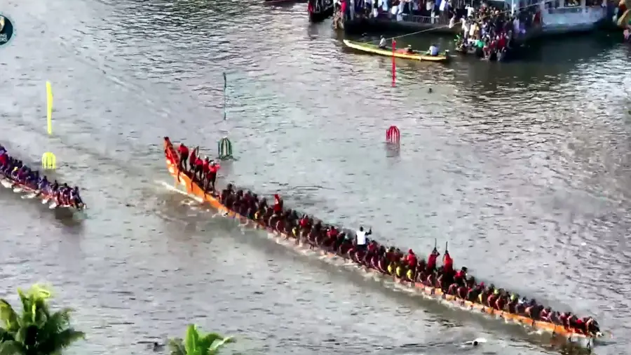 chambakkulam molam boat race