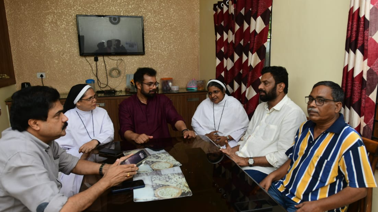 left mp visits chattisgarh