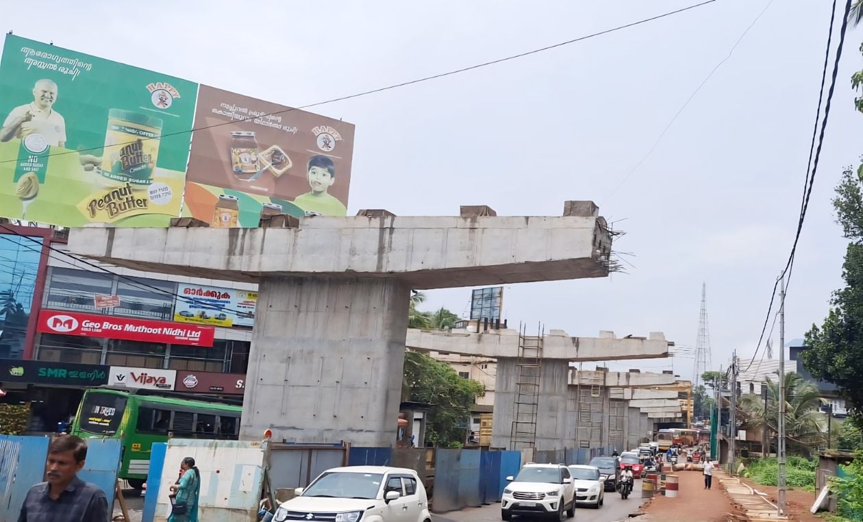 നിർമാണം മന്ദഗതിയിലായ ചെറുവണ്ണൂർ മേൽപ്പാലം