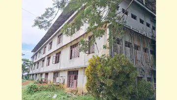  താലൂക്കാശുപത്രിയിലെ  അടച്ചുപൂട്ടിയ പഴയ ബ്ലോക്ക്