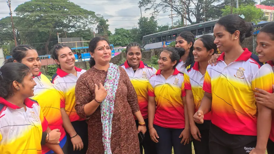 ചിത്ര ചന്ദ്രമോഹൻ ശിഷ്യരോടൊപ്പം 