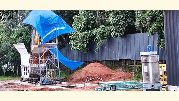 നരിക്കൽ സെന്റ് തോമസ് കോളേജിന് സമീപത്തെ റെഡിമിക്സ് കമ്പനി