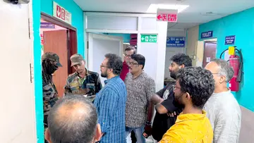 cpim leaders at delhi hospital police refused visit