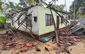 കനത്ത മഴയിൽ കയ്പമംഗലത്ത് വീട് തകർന്നപ്പോൾ