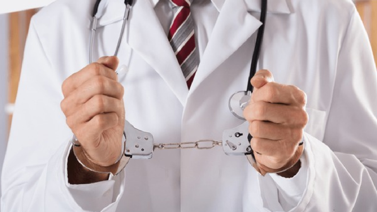 fake doctor areest