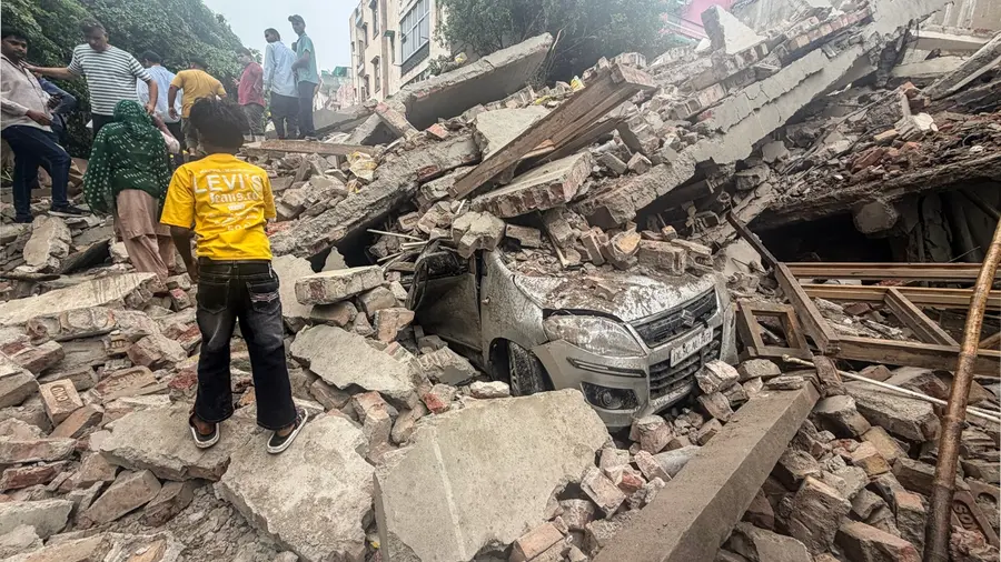delhi_building collapse_sector 16 rohini