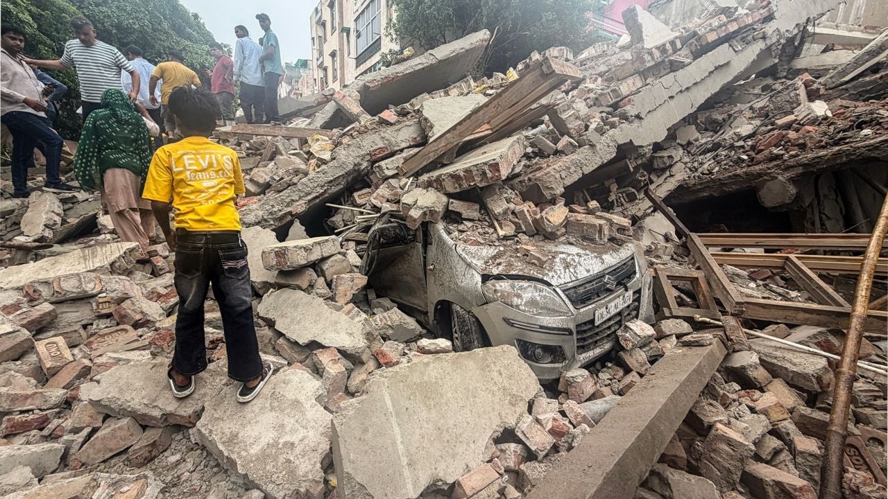 delhi_building collapse_sector 16 rohini