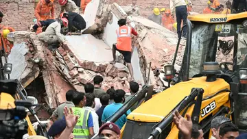 delhi building collapse