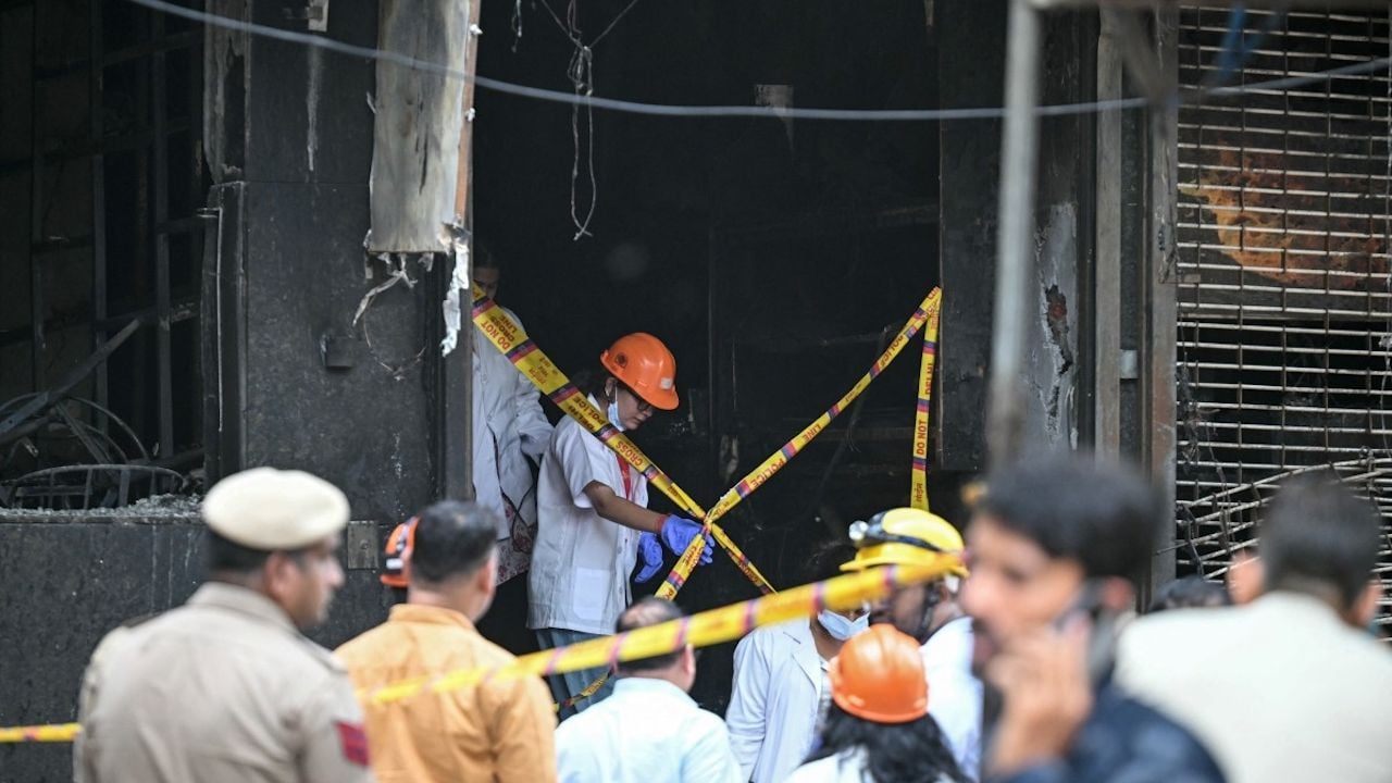 delhi hotel fire