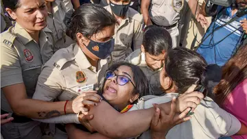 delhi police attack