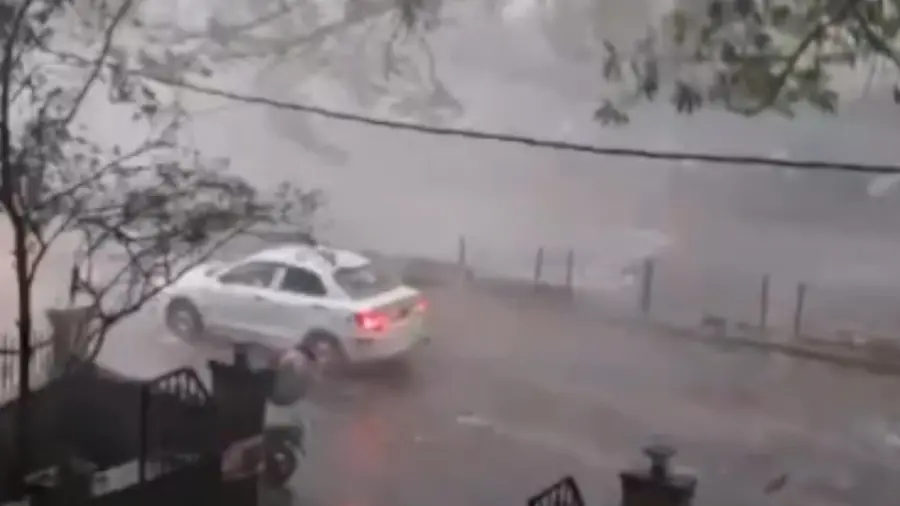 delhi rain.jpg