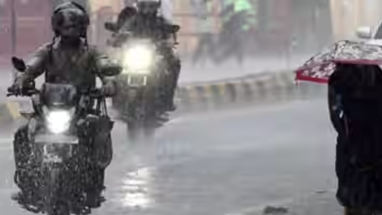 delhi rain.