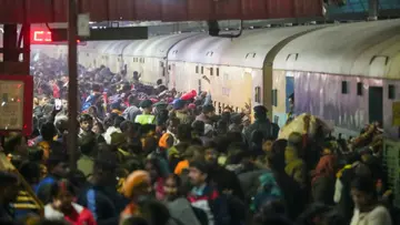delhi train rush