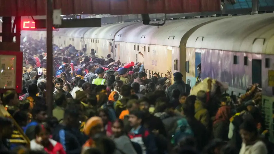 delhi train rush