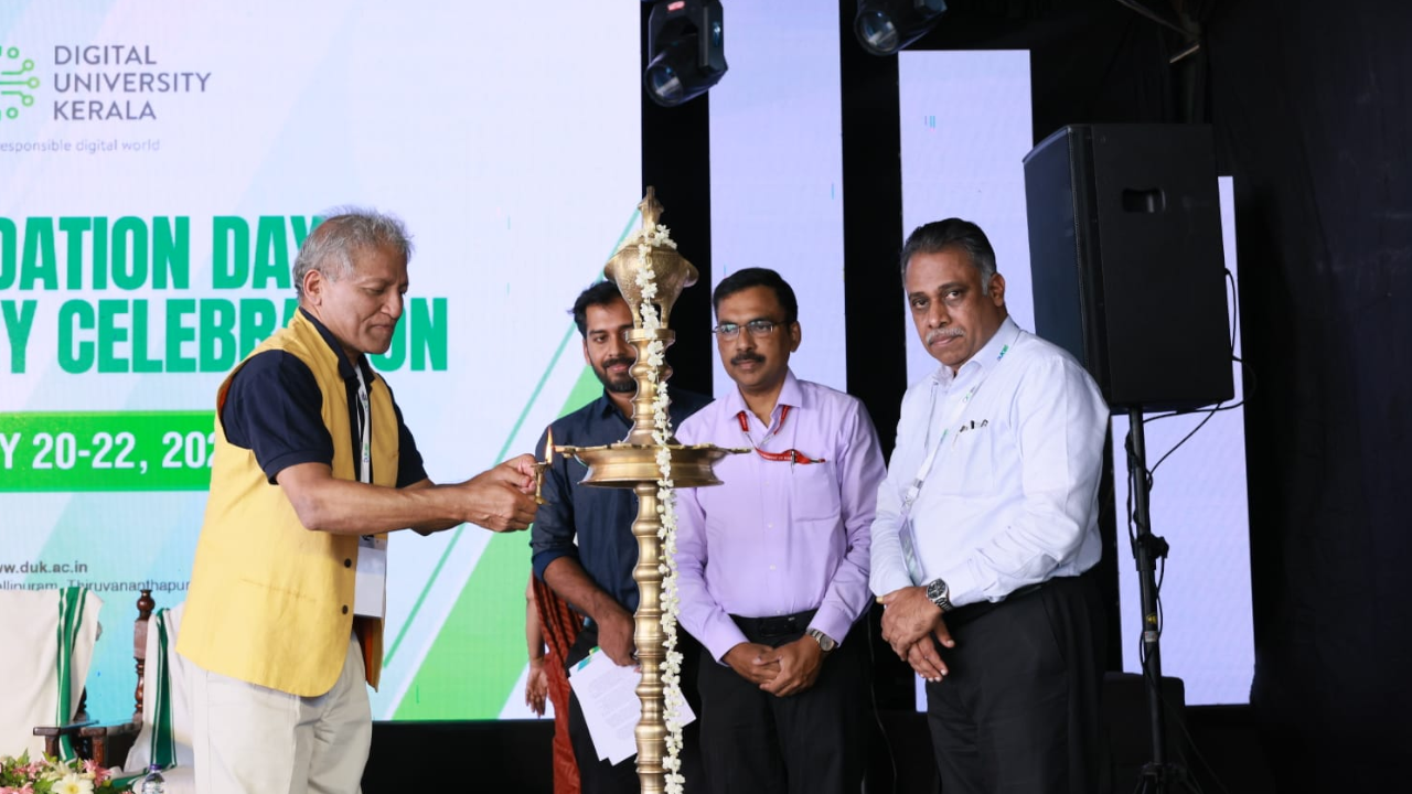digital university swami manohar