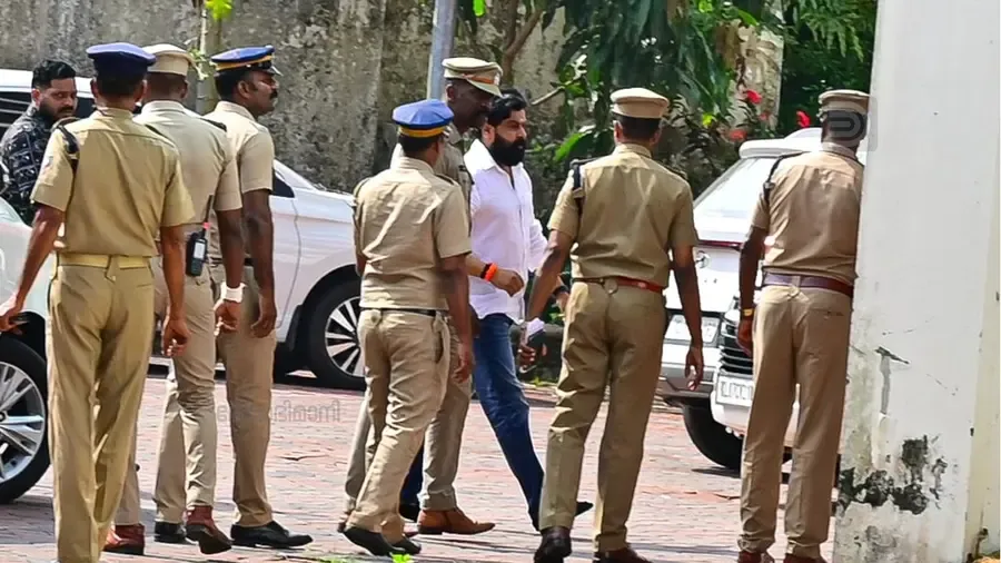 dileep in court