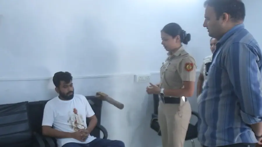 dipke police detain