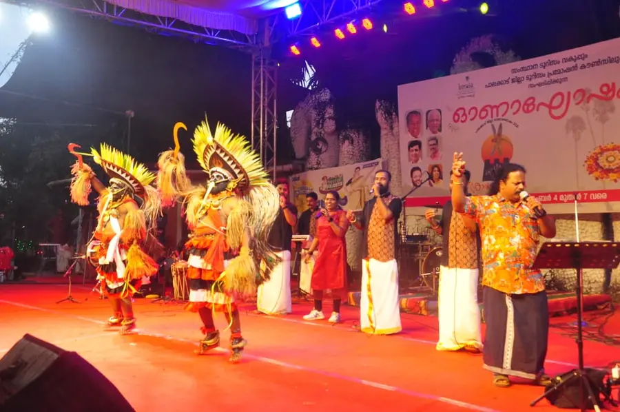 ഡിടിപിസി ഓണാഘോഷത്തിന്റെ സമാപന ദിവസമായ ഞായറാഴ്ച പാലക്കാട് രാപ്പാടി ഓപ്പൺ എയർ ഓഡിറ്റോറിയത്തിൽ നടന്ന പരിപാടി