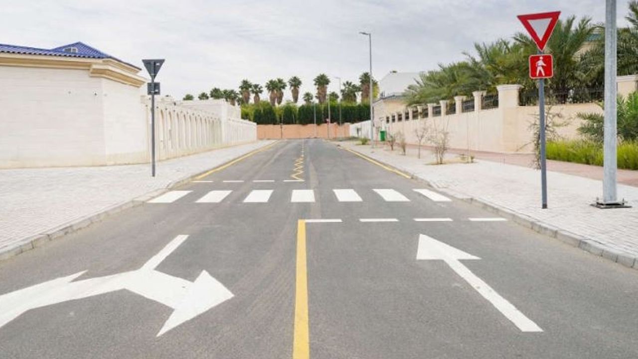 dubai road