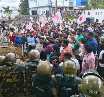ഡിവൈഎഫ്ഐ മാർച്ച്