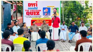 ഡിവൈഎഫ്ഐ ജില്ലാ കമ്മിറ്റിയുടെ ഫ്രീഡം ക്വിസ് സംസ്ഥാന സെക്രട്ടറി വി കെ സനോജ് എംഎൽഎ ഉദ്ഘാടനം ചെയ്യുന്നു