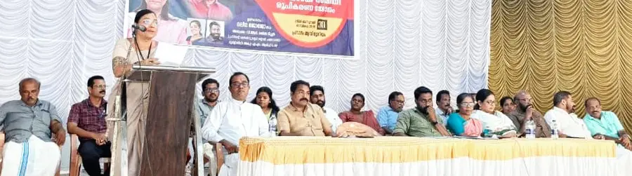 പെരുമ്പളം പാലം ഉദ്‌ഘാടന സംഘാടകസമിതി രൂപീകരണയോഗം ദലീമ എംഎൽഎ ഉദ്‌ഘാടനംചെയ്യുന്നു