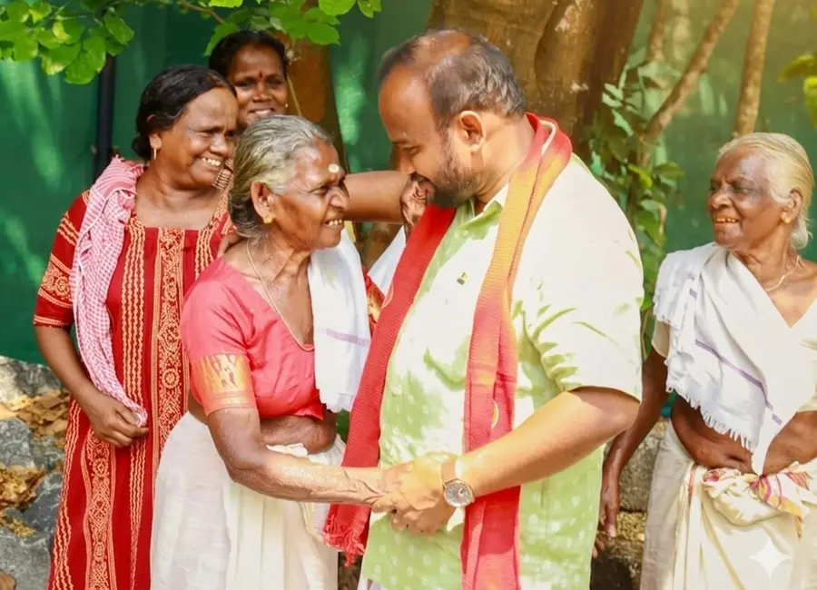 തരൂർ മണ്ഡലം എൽഡിഎഫ്‌ സ്ഥാനാർഥി പി പി സുമോദ്‌ തോലനൂർ പാക്കഞ്ഞിയിൽ  പ്രചാരണത്തിനിടെ