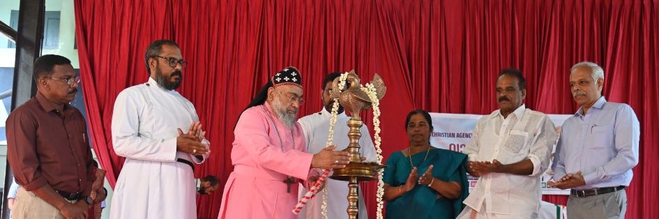മാർത്തോമസഭയുടെ സാമൂഹ്യസേവന വിഭാഗമായ കാർഡിന്റെ  ‘വായനയാണ് ലഹരി’ കാന്പയിനിന്റെ രണ്ടാംഘട്ടം  ഡോ. യുയാക്കിം മാർ കൂറിലോസ് സഫ്രഗൻ മെത്രാപോലീത്ത ഉദ്ഘാടനംചെയ്യുന്നു