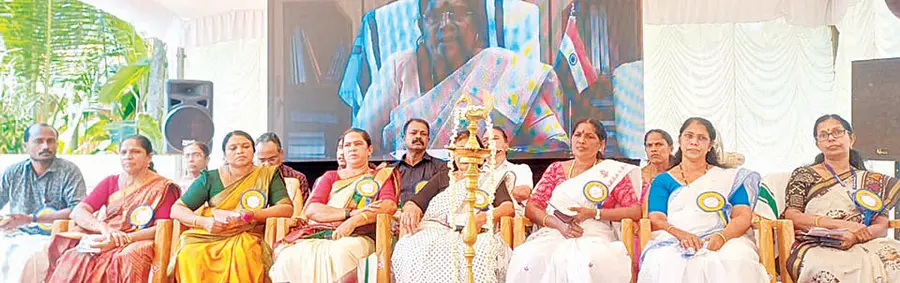 ചമ്പക്കുളം ബ്ലോക്ക് പഞ്ചായത്ത് പുതിയ മൃഗാശുപത്രി കെട്ടിടം മൃഗസംരക്ഷണമന്ത്രി ജെ ചിഞ്ചുറാണി ഓൺലൈനായി ഉദ്ഘാടനംചെയ്യുന്നു