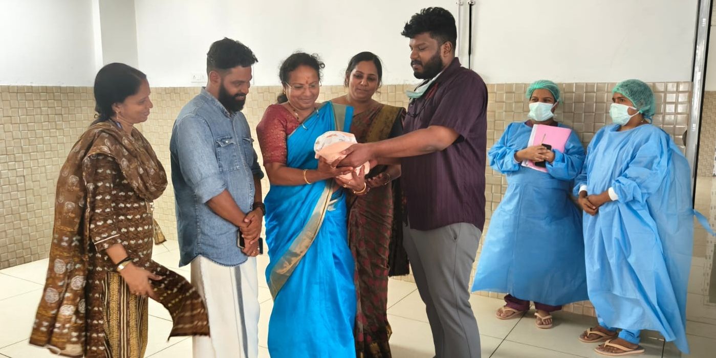 രക്ഷിതാക്കൾ വേണ്ടെന്നുവച്ച ഏഴ് ദിവസം പ്രായമായ പെൺകുഞ്ഞിനെ  ആലപ്പുഴ മെഡിക്കൽ കോളേജ് ആശുപത്രിയിൽനിന്ന് ശിശുക്ഷേമസമിതി ഏറ്റെടുത്തപ്പോൾ