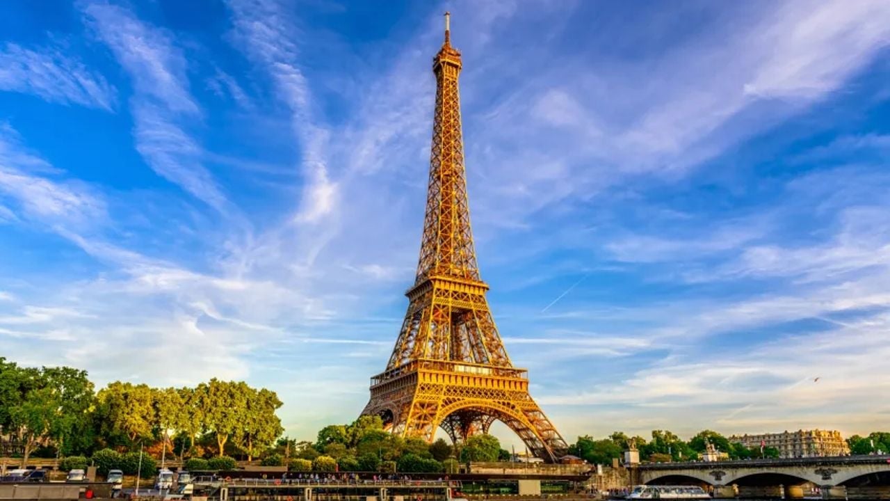 eiffel tower