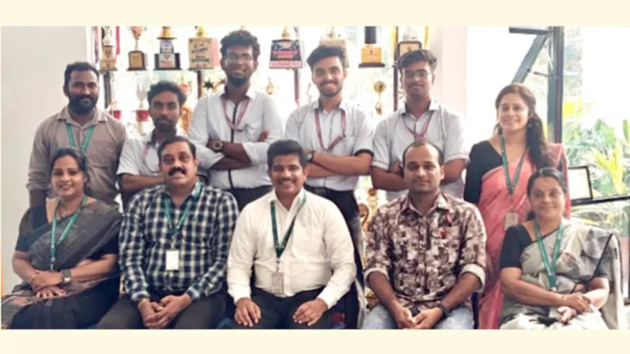കെഡിസ്ക് യങ് ഇന്നൊവേറ്റേര്‍സ് പ്രോഗ്രാം 8.0യില്‍ വിജയിച്ച വർക്കല യുകെഎഫ് അഗ്നി റോബോട്ടിക്സ് ടീമംഗങ്ങള്‍  