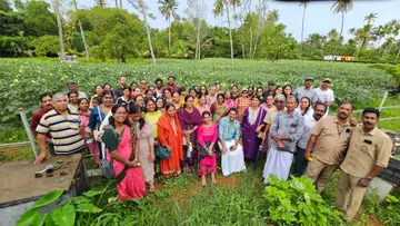 കെഎസ്ആർടിസി ചേർത്തല ബജറ്റ് ടൂറിസം സെൽ ഒരുക്കിയ കാർഷിക യാത്രാസംഘം എസ്‌ പി സുജിത്തിന്റെ കൃഷിയിടത്തിൽ 