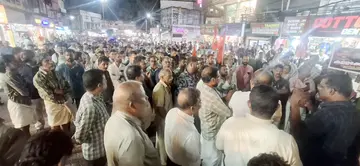 എം ഗിരീഷിനെ അറസ്റ്റ് ചെയ്ത് ജയിലിലടച്ചതിൽ പ്രതിഷേധിച്ച് സിപിഐ എം ഫറോക്ക് ഏരിയാ കമ്മിറ്റി സംഘടിപ്പിച്ച  യോഗം ഏരിയ സെക്രട്ടറി ടി രാധാ ഗോപി ഉദ്ഘാടനം ചെയ്യുന്നു
